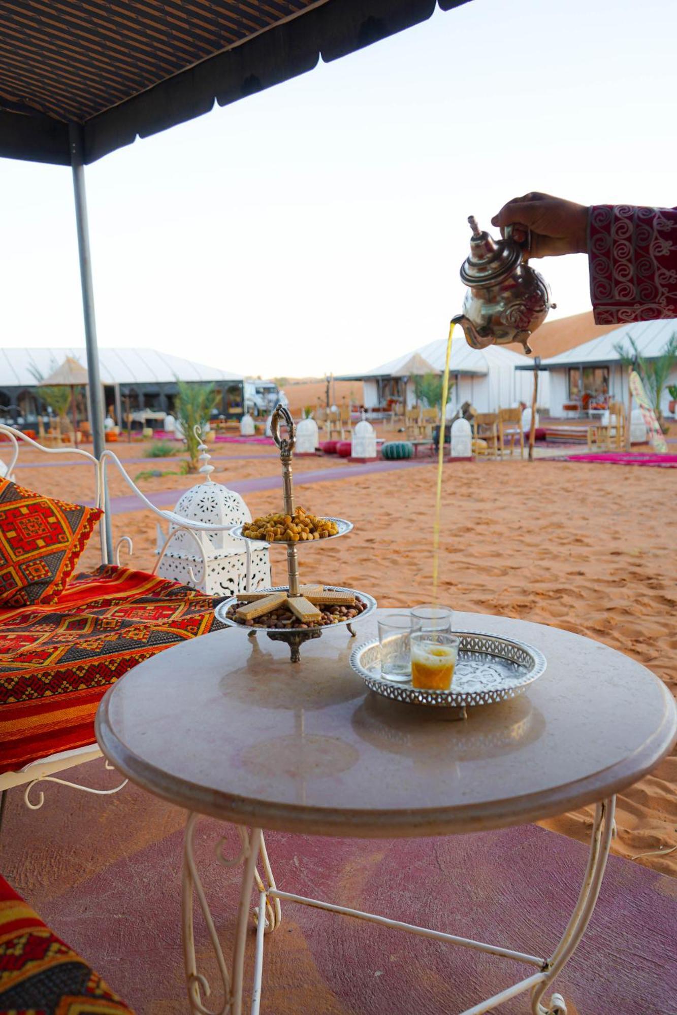 Young Luxury Camp Merzouga Extérieur photo